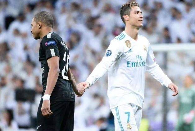  巴黎姆巴佩独中两元，法甲射手王争夺进入白热化  